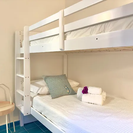 New! Private Garden, Sleeps 8 In - Wifi & Private Parking - By Coral * Porto Cervo