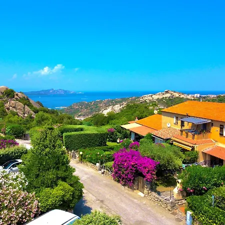 New! Private Garden, Sleeps 8 In - Wifi & Private Parking - By Coral * Porto Cervo