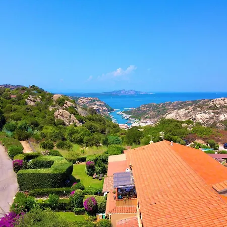 New! Private Garden, Sleeps 8 In - Wifi & Private Parking - By Coral
