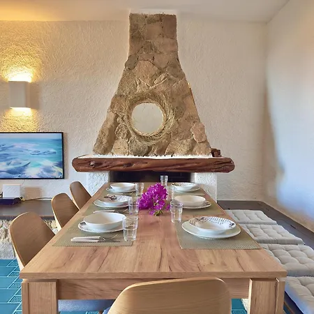 New! Private Garden, Sleeps 8 In - Wifi & Private Parking - By Coral アパート *
