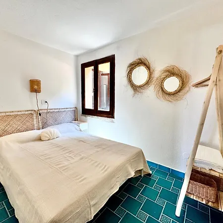 New! Private Garden, Sleeps 8 In - Wifi & Private Parking - By Coral アパート